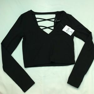 Black deep v neck long sleeve crop top
